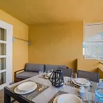 Costa Adeje, 2 Bedrooms شقة *