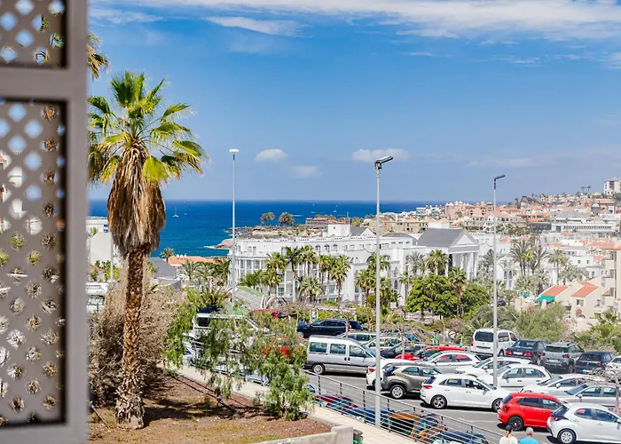 Costa Adeje, 2 Bedrooms Апартаменты *